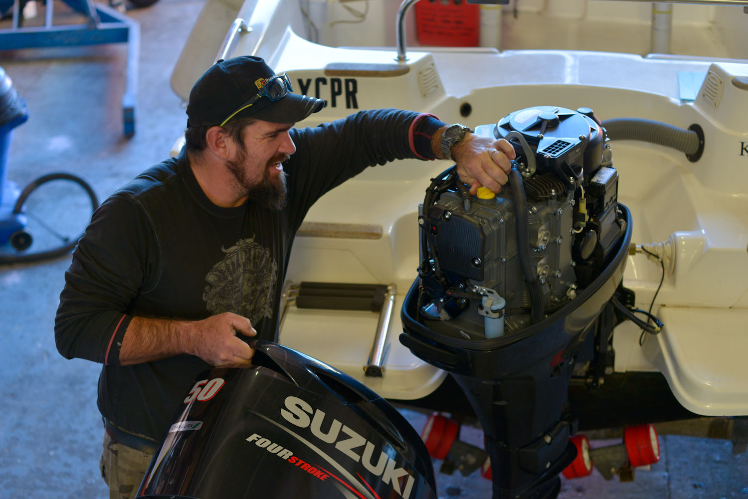 Service de Carène, reparation moteur, accastillage, chantier naval à Marseille au port de la pointe rouge
