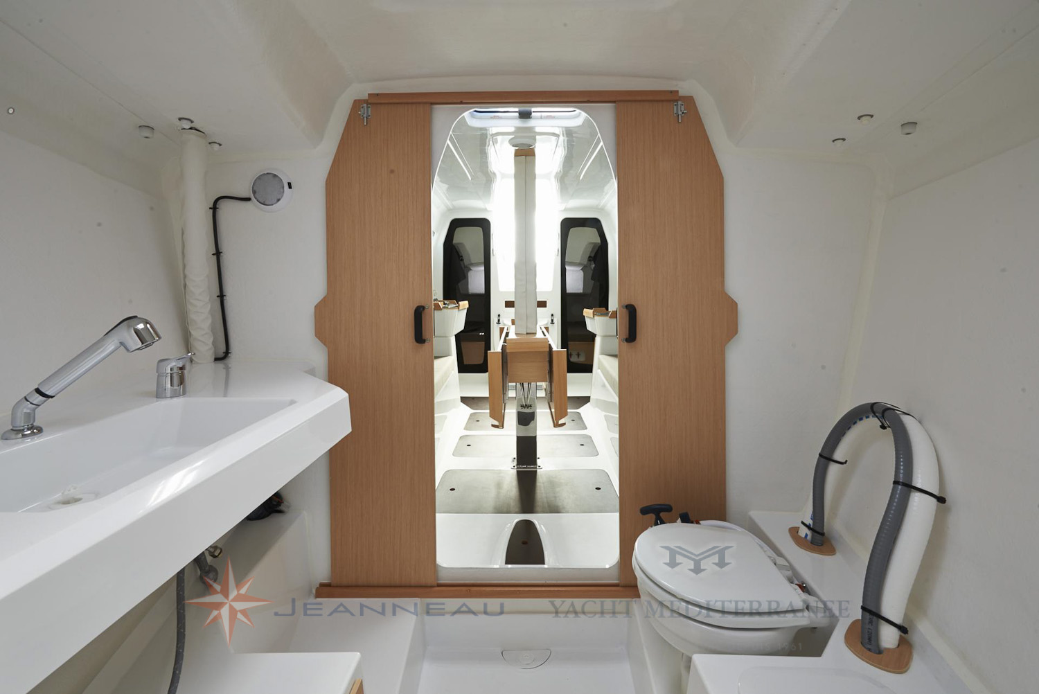 Voilier Jeanneau Sun Fast 3600, voilier croisière Marseille, Yacht Méditerranée.