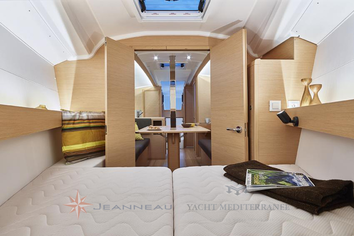 Jeanneau-sun-odyssee-349-voilier-marseille-1 Voilier Jeanneau Sun Odyssee 349, voilier à Marseille, Yacht Méditerranée.