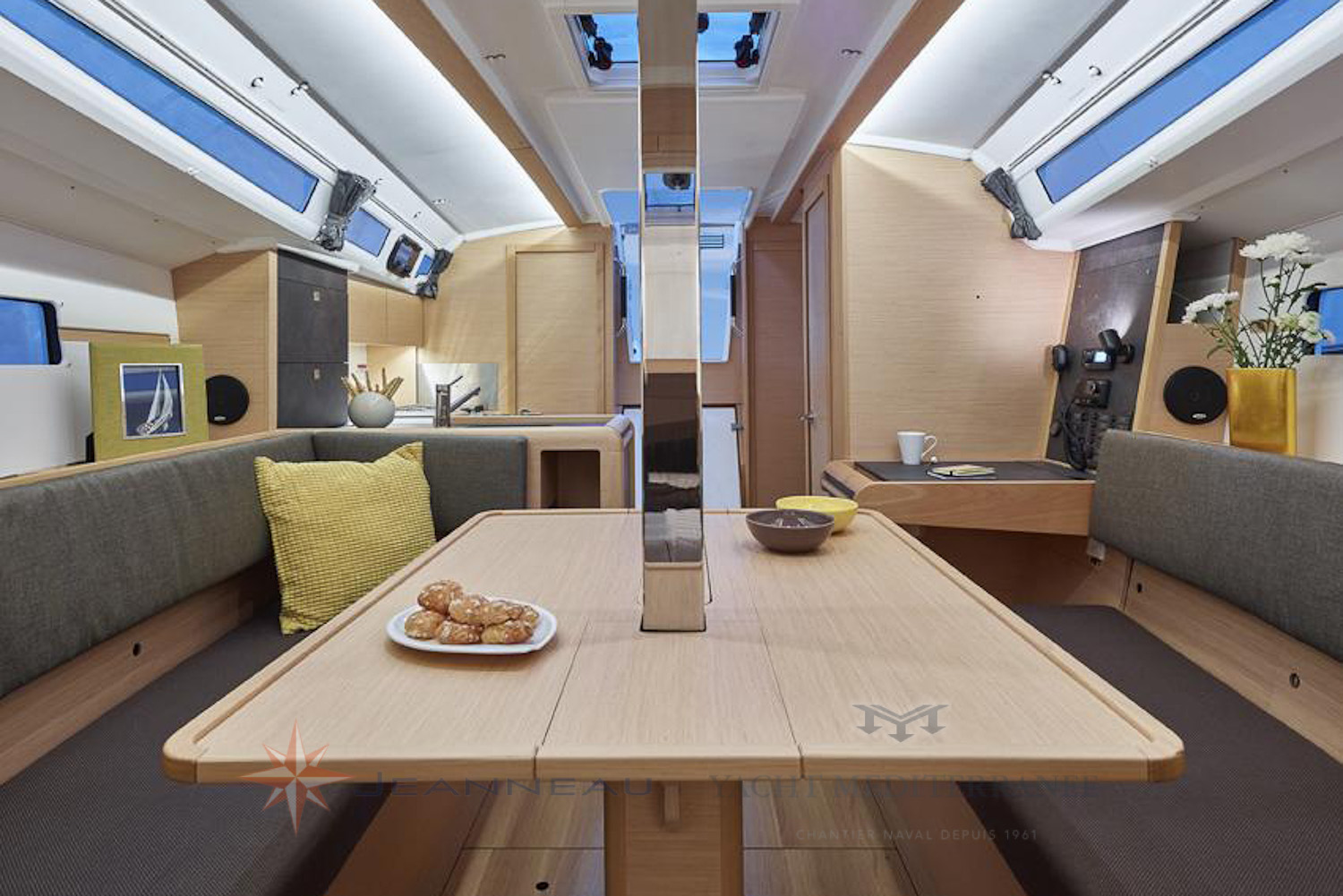 Jeanneau-sun-odyssee-349-voilier-marseille-2 Voilier Jeanneau Sun Odyssee 349, voilier à Marseille, Yacht Méditerranée.