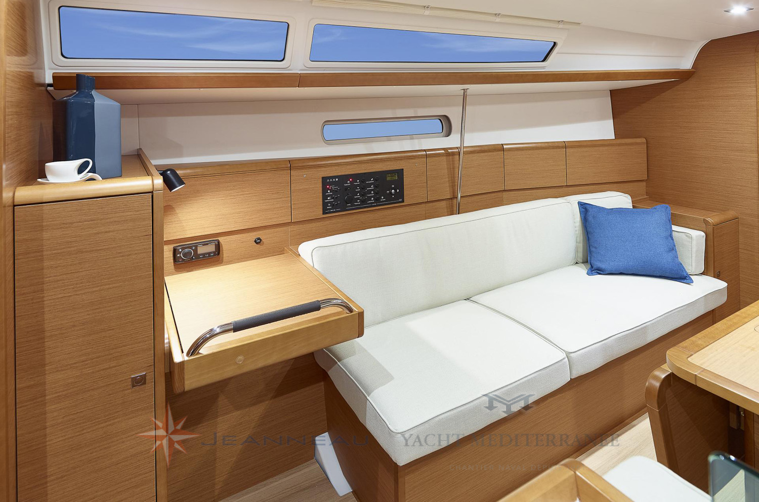 Jeanneau-sun-odyssey-389-voilier-marseille-2 Voilier Jeanneau Sun Odyssee 389, voilier neuf à vendre à Marseille, Yacht Méditerranée.