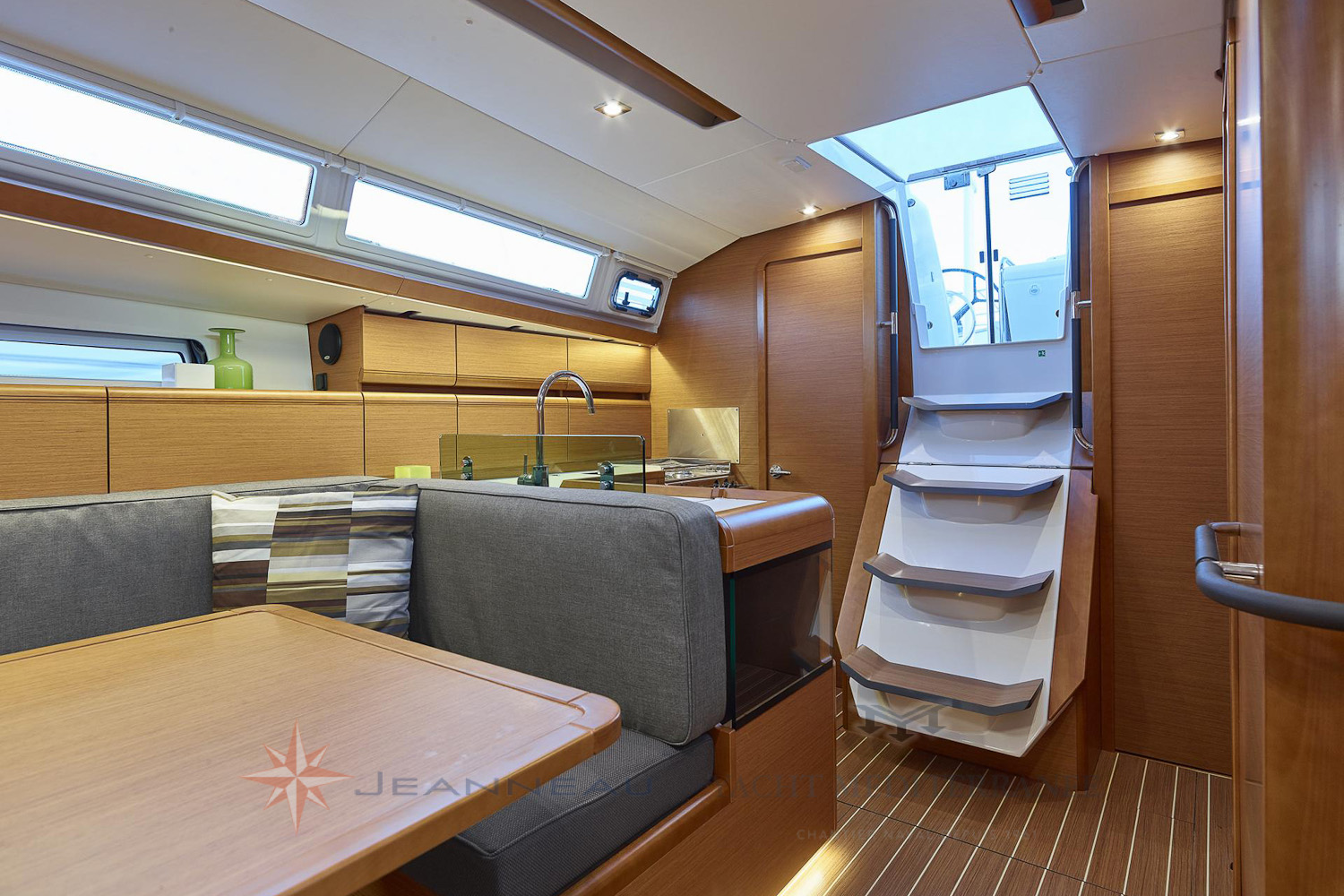 Jeanneau-sun-odyssey-419-vente-voilier-neuf-marseille-2 Voilier Jeanneau Sun Odyssee 419, voilier +12m à Marseille, Yacht Méditerranée.