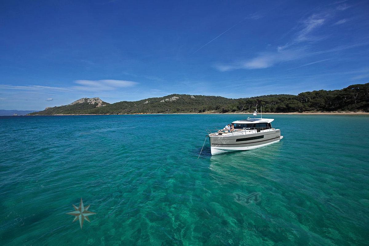 bateau-in-board-Jeanneau-NC-14-bateau-a-Marseille-yatch-mediterranee-6-2 Jeanneau NC 14 Bateau moteur, vente de bateaux à Marseille - Yatch Méditerranée