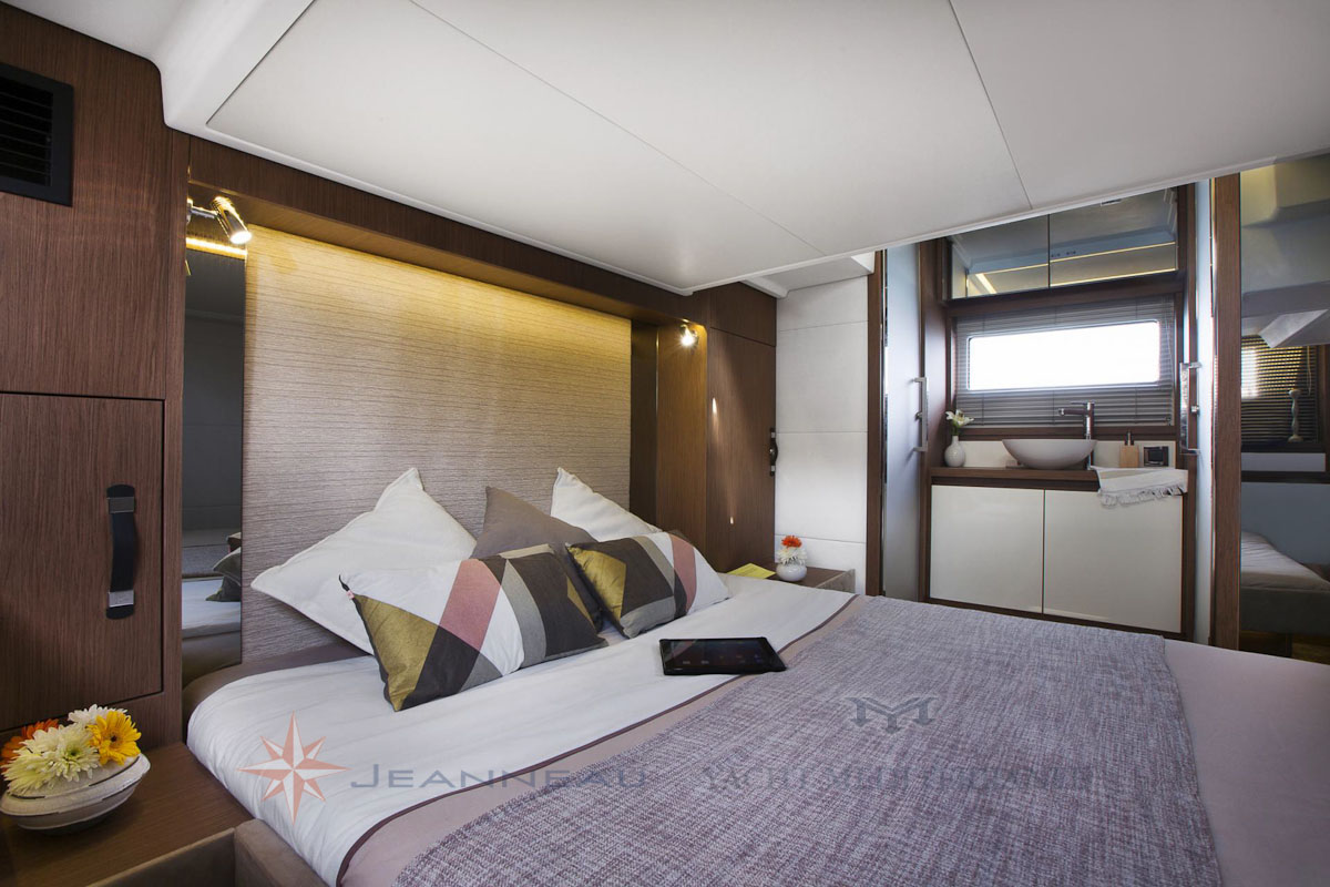 Bateau moteur Jeanneau Leader 46 bateau a Marseille Yatch Méditerranée