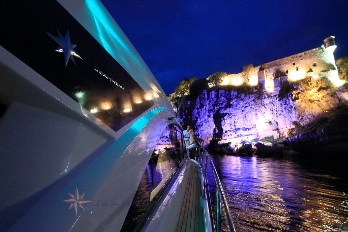 Bateau moteur Jeanneau Leader 46 bateau a Marseille Yatch Méditerranée