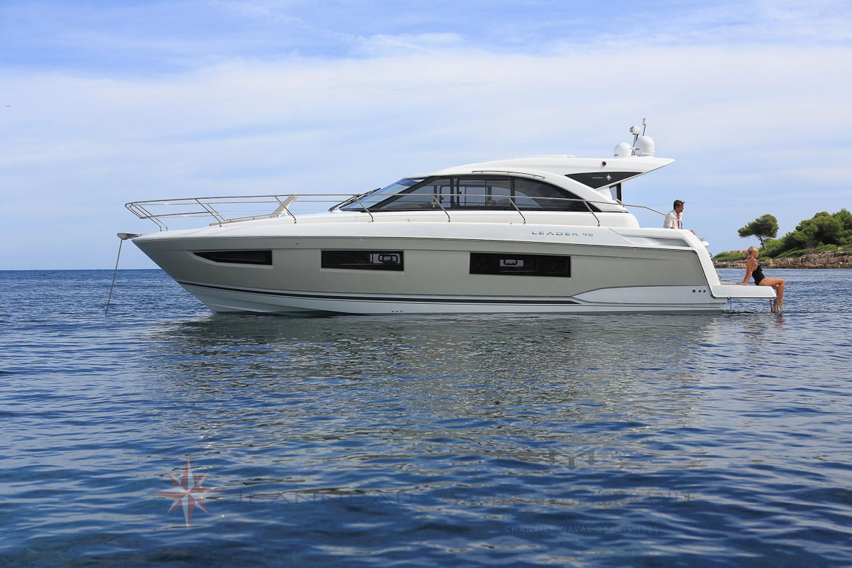 Bateau moteur Jeanneau Leader 46 bateau a Marseille Yatch Méditerranée