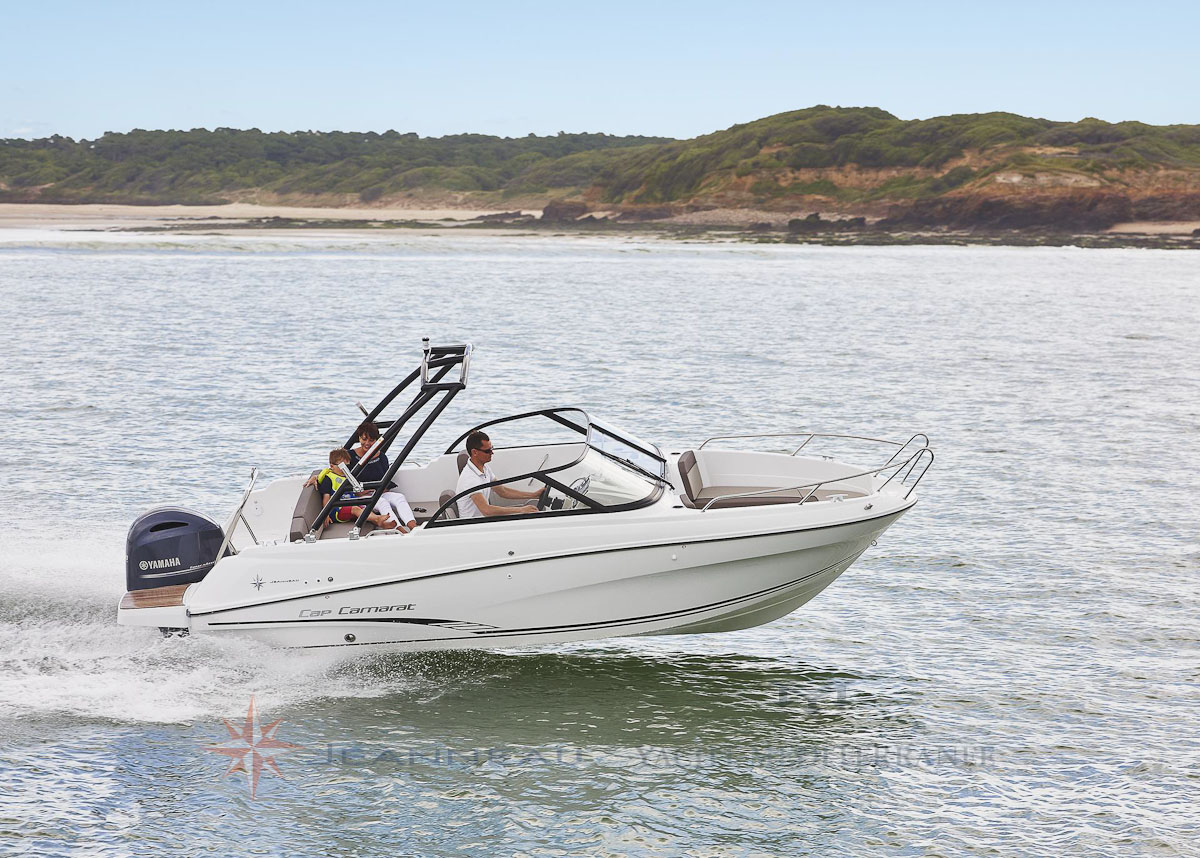 Cap Camara bow rider 6.5BR bateau moteur in board Jeanneau bateau à Marseille Yatch-Méditerranée