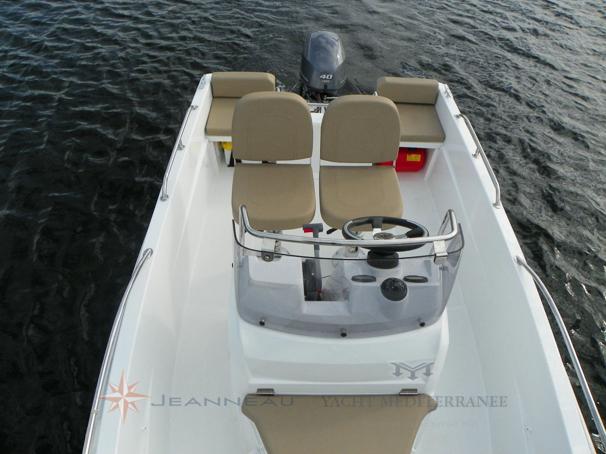 Bateau Hors bord Cap Camarat 4.7 CC Center Console Jeanneau – Yacht Méditerranée Marseille