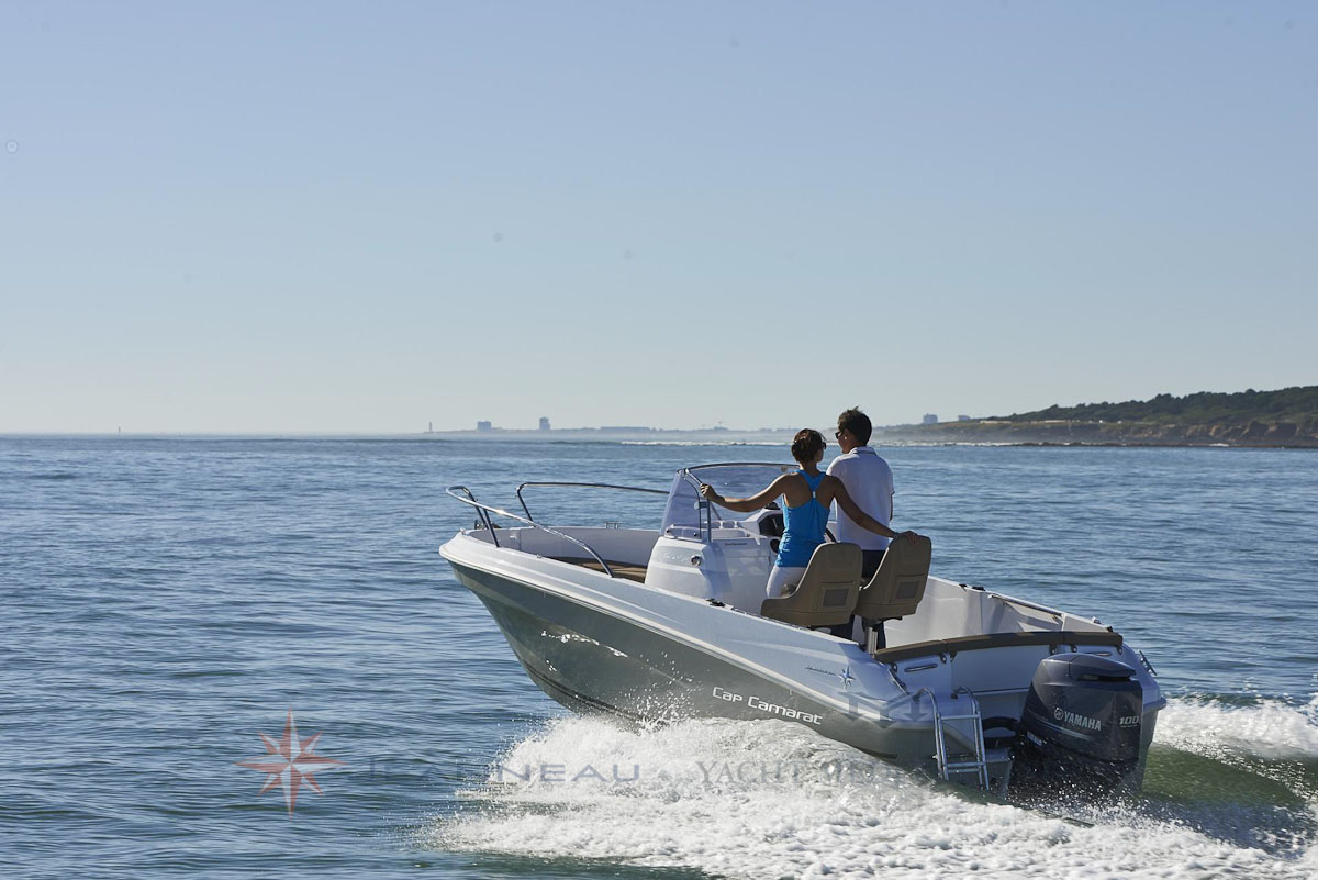 Cap-Camarat-center-console-55-bateau-moteur-in-board-Jeanneau-bateau-a-Marseille-yatch-mediterranee-2-2 Cap Camarat 5.5 CC Center Console Bateau Hors bord Jeanneau – Yacht Méditerranée Marseille