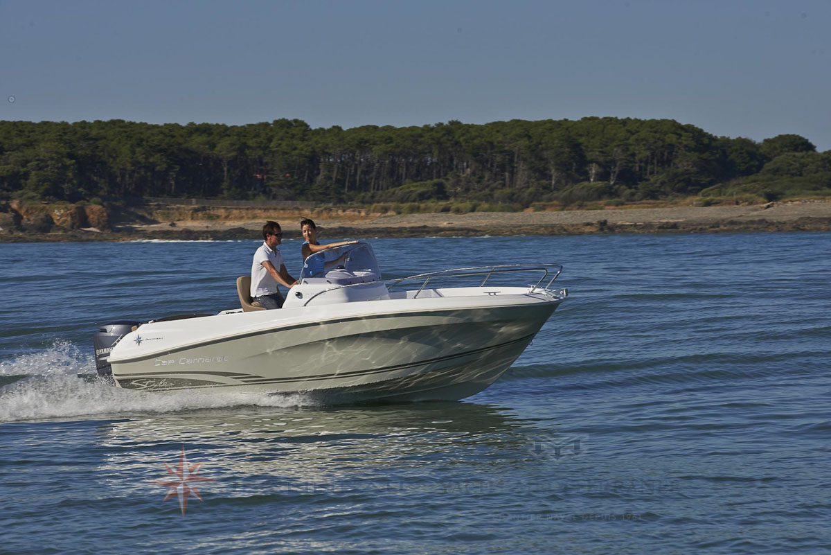 Cap-Camarat-center-console-55-bateau-moteur-in-board-Jeanneau-bateau-a-Marseille-yatch-mediterranee-4-2 Cap Camarat 5.5 CC Center Console Bateau Hors bord Jeanneau – Yacht Méditerranée Marseille