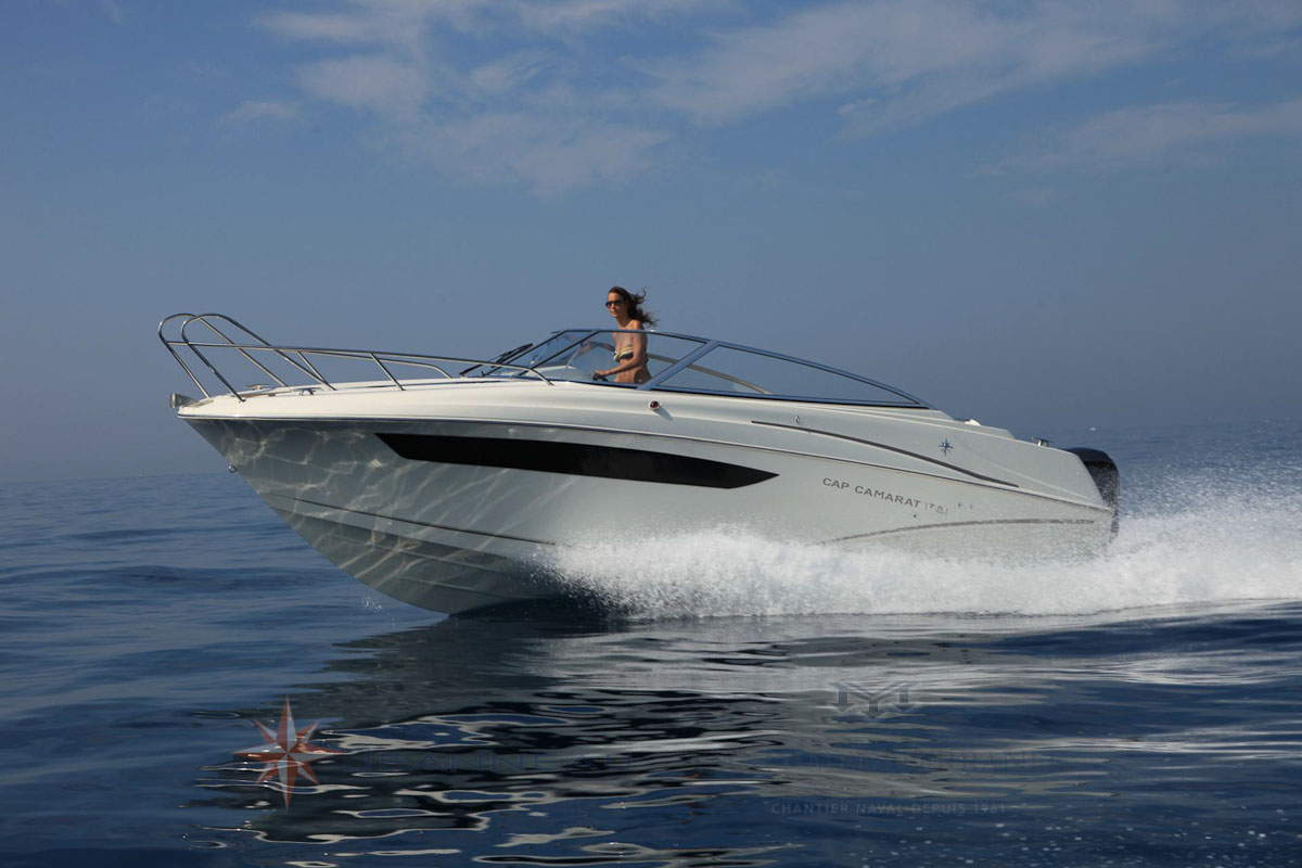 Cap-Camarat-day-cruiser-75-dc-bateau-moteur-in-board-Jeanneau-bateau-a-Marseille-yatch-mediterranee-5-2 Bateau Hors bord Jeanneau Cap Camarat 7.5 DC Day Cruiser – Yacht Méditerranée Marseille vente de bateaux neufs et occasions
