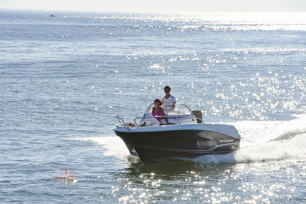 Bateau Hors bord Jeanneau Cap Camarat 5.5 WA Walk Around – Yacht Méditerranée Marseille vente de bateaux neufs et occasions