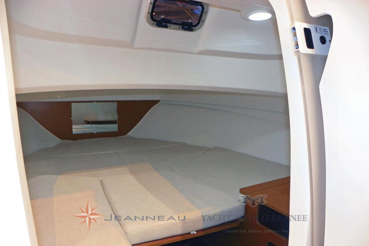 Bateau Hors bord Jeanneau Cap Camarat 6.5 WA Walk Around – Yacht Méditerranée Marseille vente de bateaux neufs et occasions