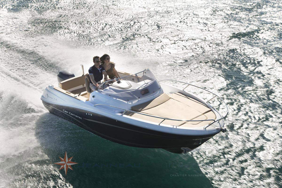 Bateau Hors bord Jeanneau Cap Camarat 6.5 WA Walk Around – Yacht Méditerranée Marseille vente de bateaux neufs et occasions
