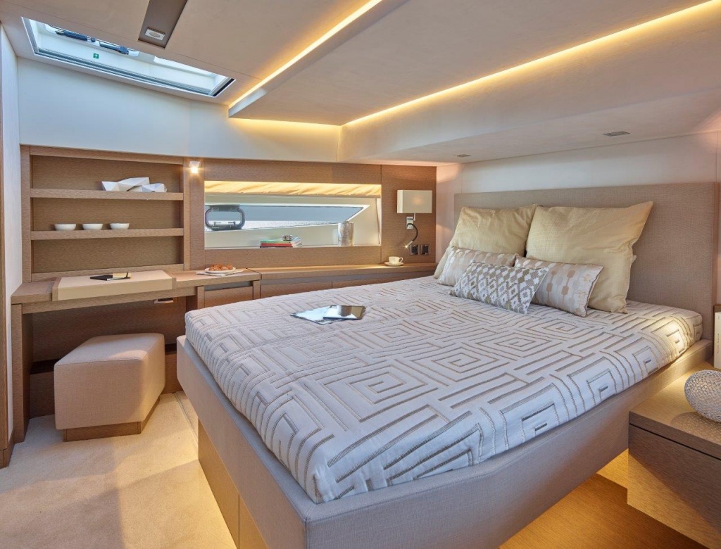 PRESTIGE_630-yacht-mediterannee-jeanneau-marseille-luxury-yachts-11 Prestige Yacht Division – Prestige 630 – Yacht Méditérranée Marseille nice cannes – Luxury Yachts