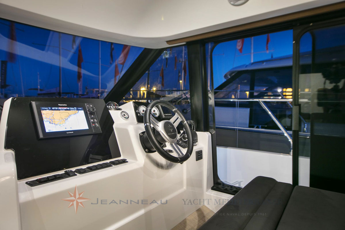 bateau-in-board-Jeanneau-velasco-37f-bateau-a-Marseille-yatch-mediterranee-3-2 Jeanneau VELASCO 37F bateau de croisière Marseille - Yatch Méditerranée Marseille