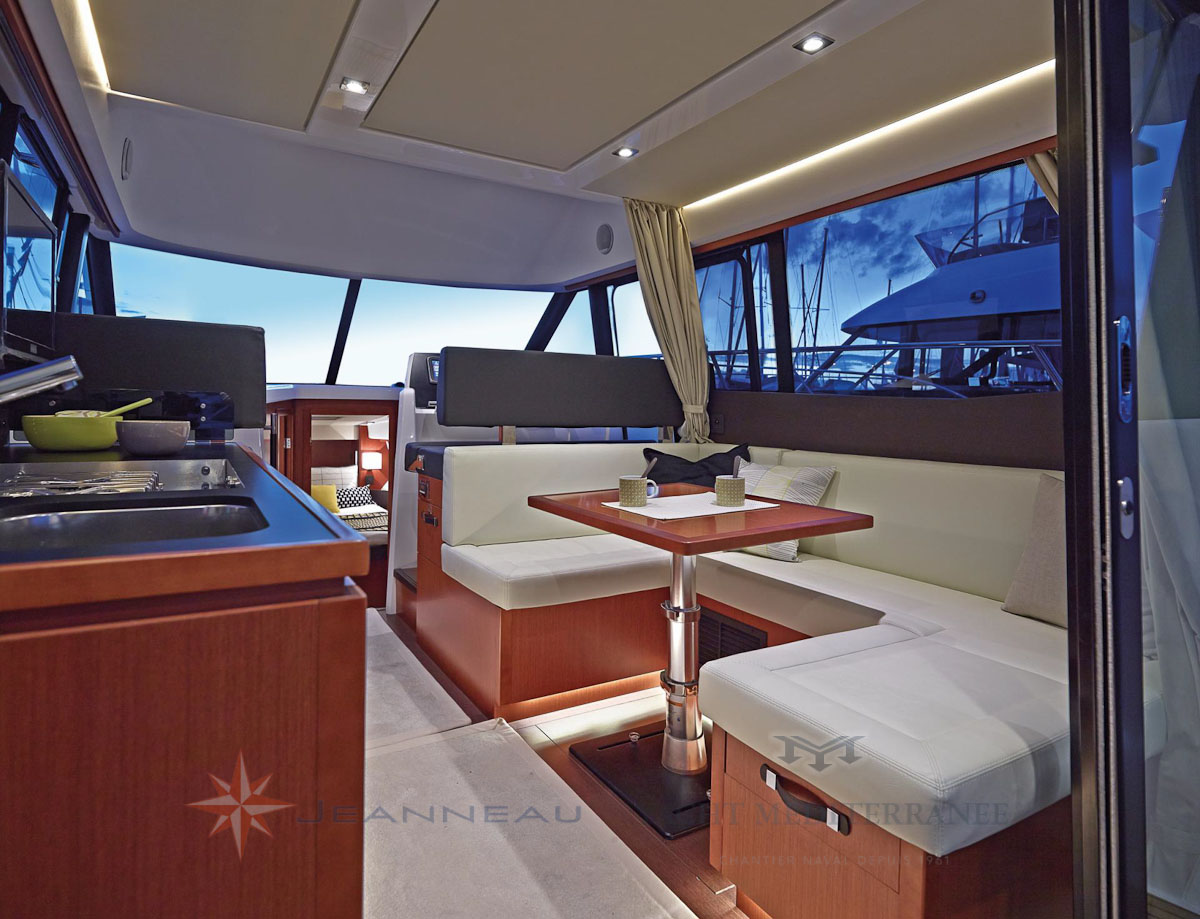 bateau-in-board-Jeanneau-velasco-37f-bateau-a-Marseille-yatch-mediterranee-4-2 Jeanneau VELASCO 37F bateau de croisière Marseille - Yatch Méditerranée Marseille