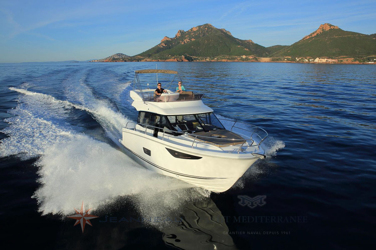 bateau-in-board-Jeanneau-velasco-37f-bateau-a-Marseille-yatch-mediterranee-6-2 Jeanneau VELASCO 37F bateau de croisière Marseille - Yatch Méditerranée Marseille