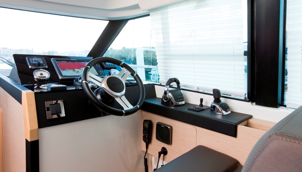 luxury-yachts-coupe-line-prestige-420s-yacht-mediterannee-jeanneau-marseille-10 Yacht Prestige Coupé Line 420S – Yacht Méditérranée Marseille Cannes Nice Saint Tropez – Luxury Yachts