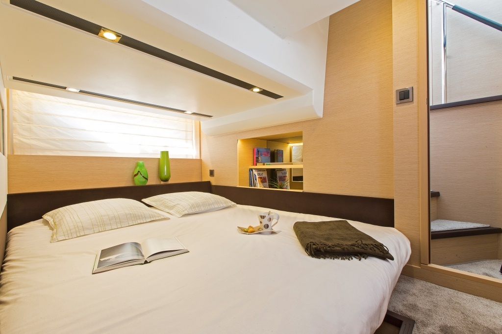 luxury-yachts-coupe-line-prestige-420s-yacht-mediterannee-jeanneau-marseille-8 Yacht Prestige Coupé Line 420S – Yacht Méditérranée Marseille Cannes Nice Saint Tropez – Luxury Yachts