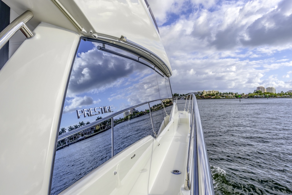 Flybridge Line Prestige 460 Luxury Yachts - Yacht Méditerranée Jeanneau Marseille - Nice -Cannes