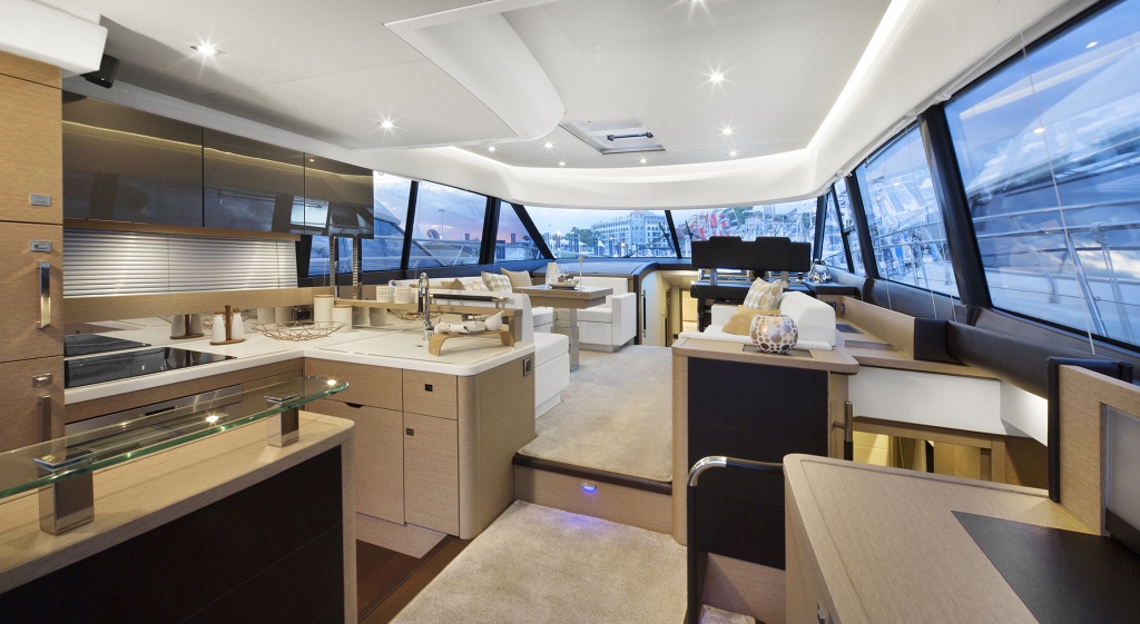 luxury-yachts-flybridge-line-prestige-560-yacht-mediterannee-jeanneau-marseille-10 Luxury Yachts Flybridge Line Prestige 560 - Yacht Méditerranée Jeanneau Marseille - Nice -Cannes