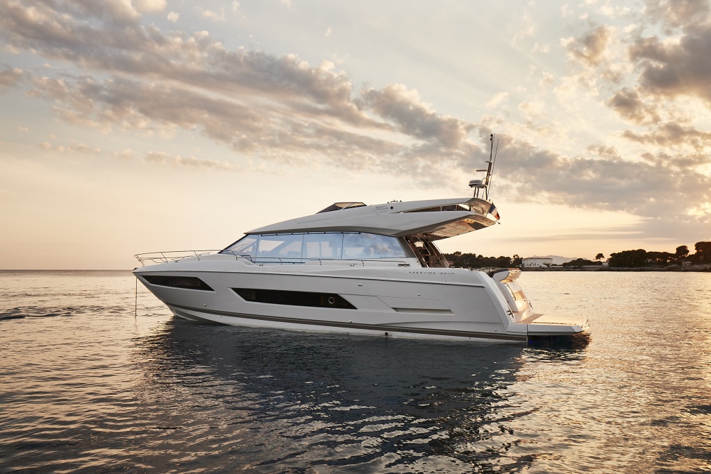 Prestige Yacht Division – Prestige 680 Sportfly – Yacht Méditérranée Marseille nice cannes – Luxury Yachts