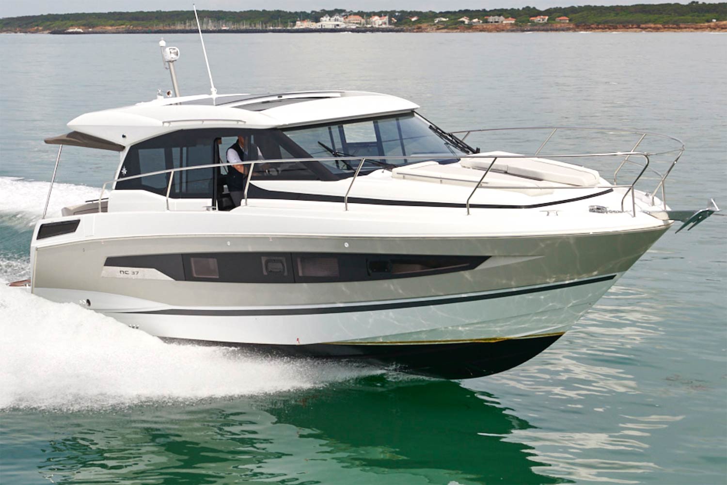 Jeanneau NC37 nouveauté 2018 - Jeanneau Marseille - Yacht Méditerranée