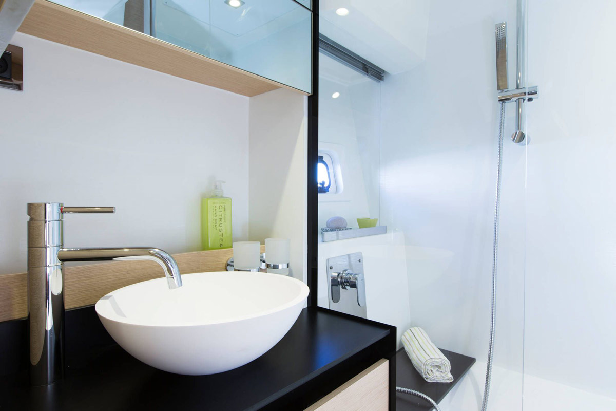 luxury-yachts-prestige-420-flybridge--2020-yacht-marseille Prestige 420 Flybridge Yacht - Marseille