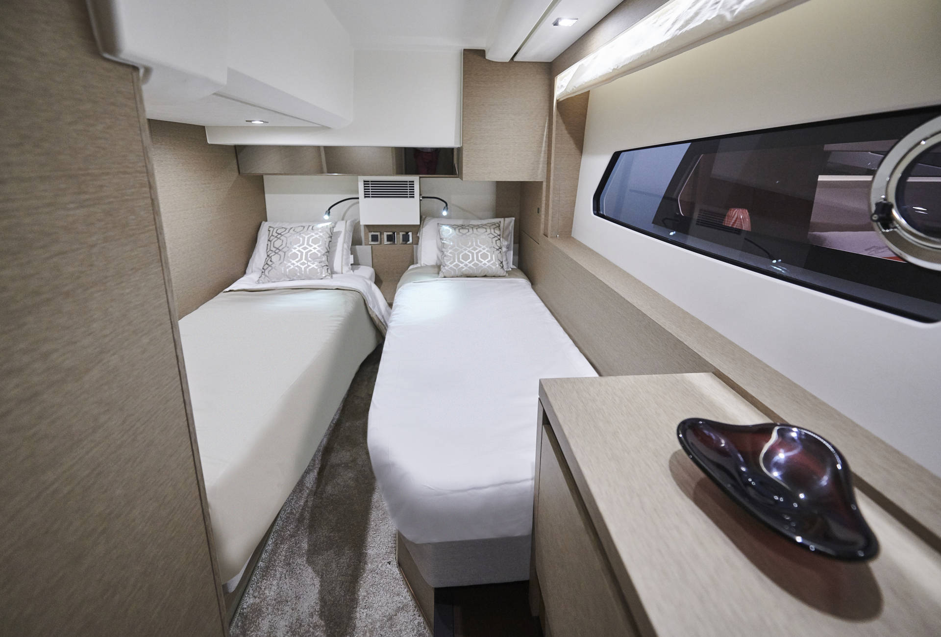 Yacht Prestige S-Line 460S interieur-Yacht Mediterranee Marseille-3