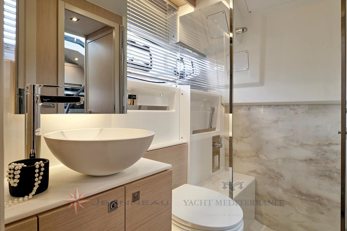 jeanneau DB 43 IB yacht mediterranee Marseille nice Monaco cannes-30 jeanneau DB 43 IB yacht mediterranee Marseille nice cannes Monaco