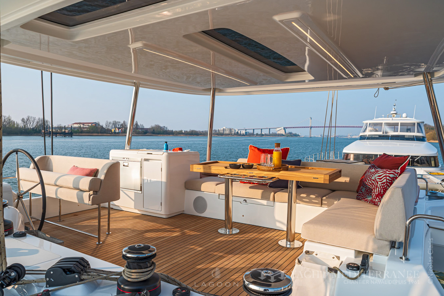 Catamaran-Lagoon-55-Yacht-Mediterrannee-concessionnaire-Lagoon©Nicolas-Claris-13