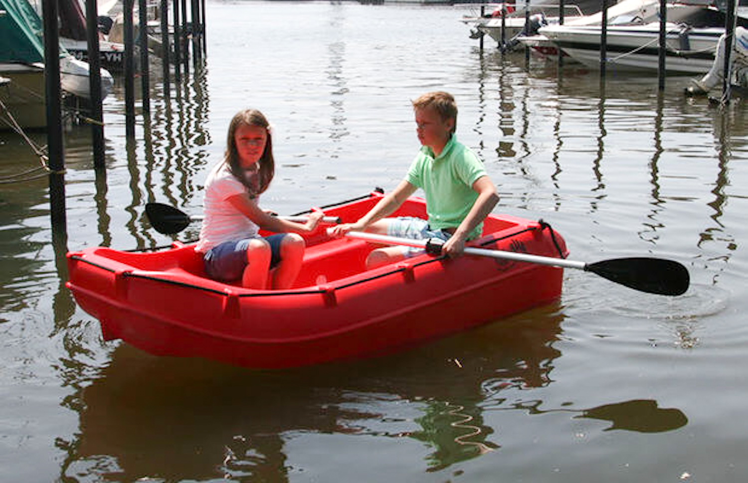 Whaly-210-Marseille-1 Le Whaly 210 est un bateau robuste incroyablement à double paroi fabriqué en plastique de haute qualité ( Polyéthylène )