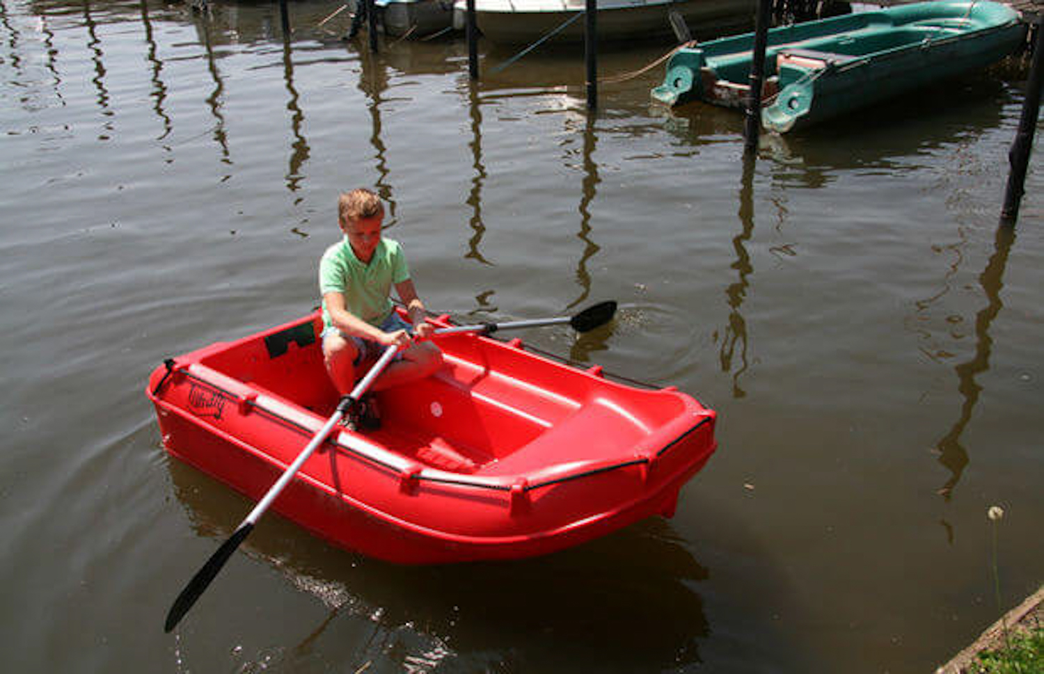 Whaly-210-Marseille-4 Le Whaly 210 est un bateau robuste incroyablement à double paroi fabriqué en plastique de haute qualité ( Polyéthylène )