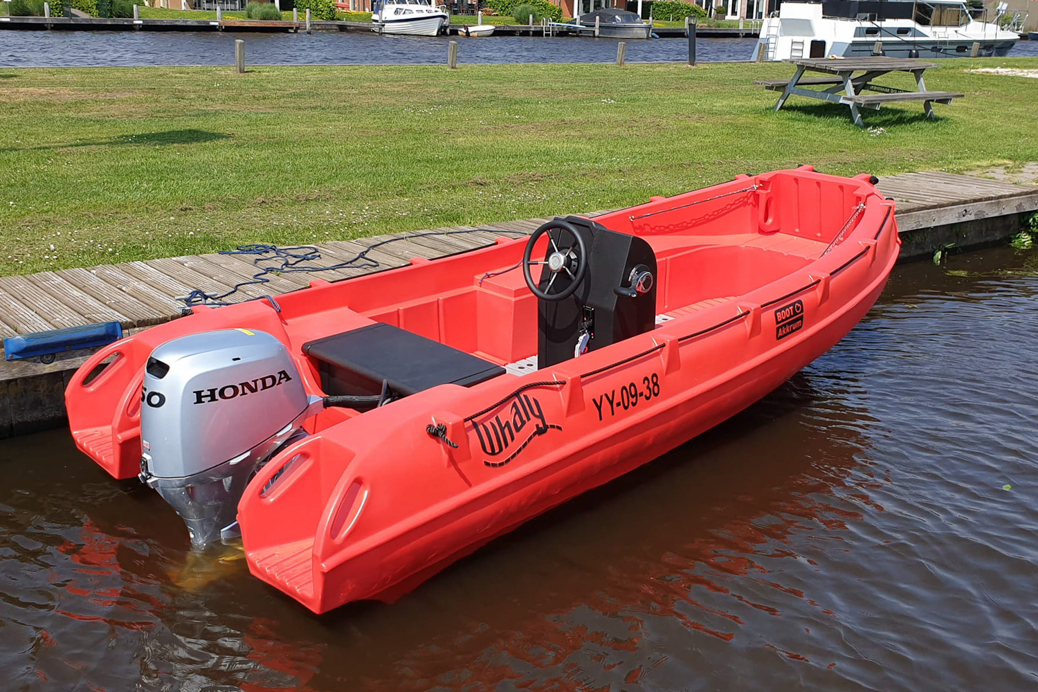 Whaly-455-455R-Marseille-4