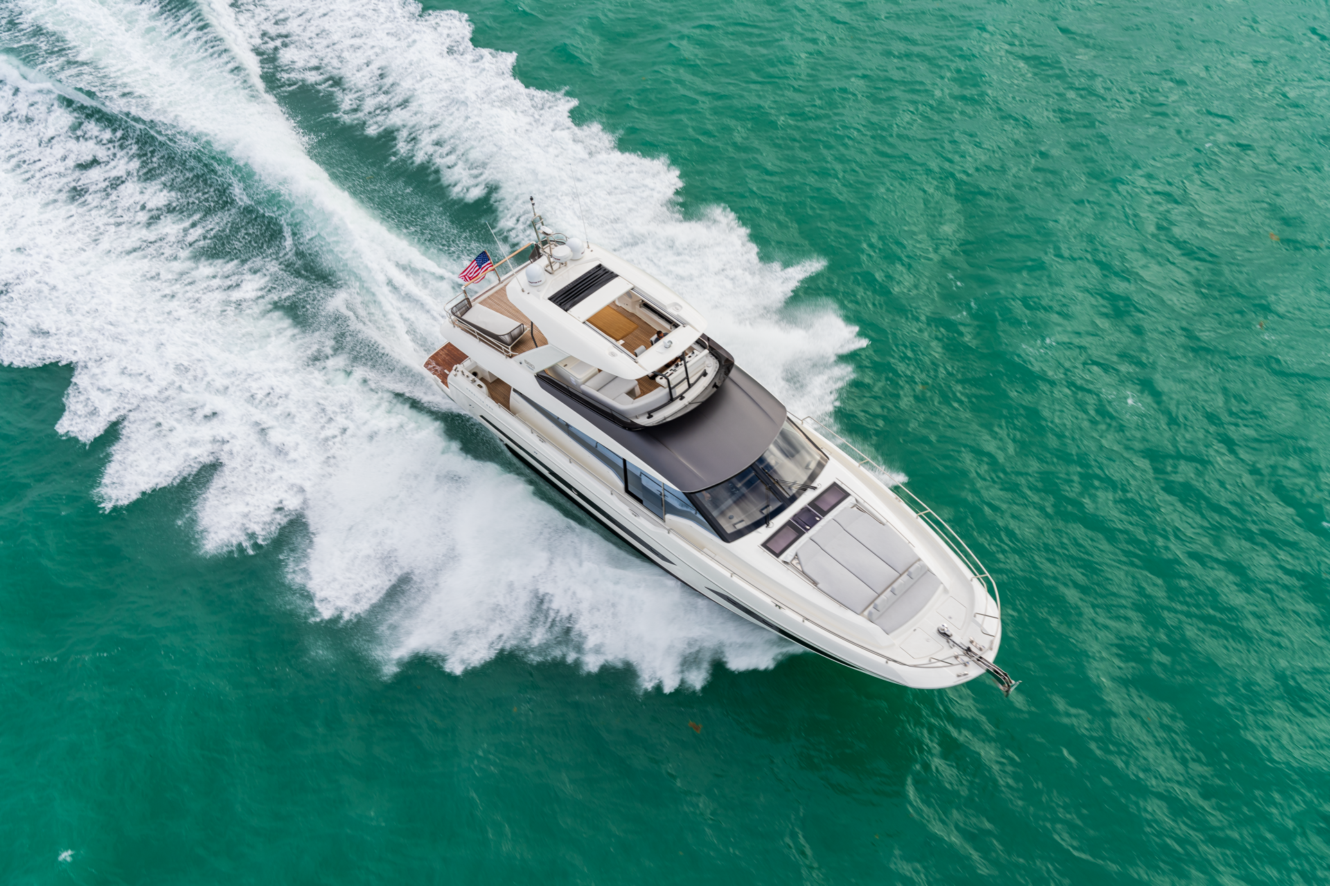 Exterieur Prestige Yacht F-Line 690 Marseille-5