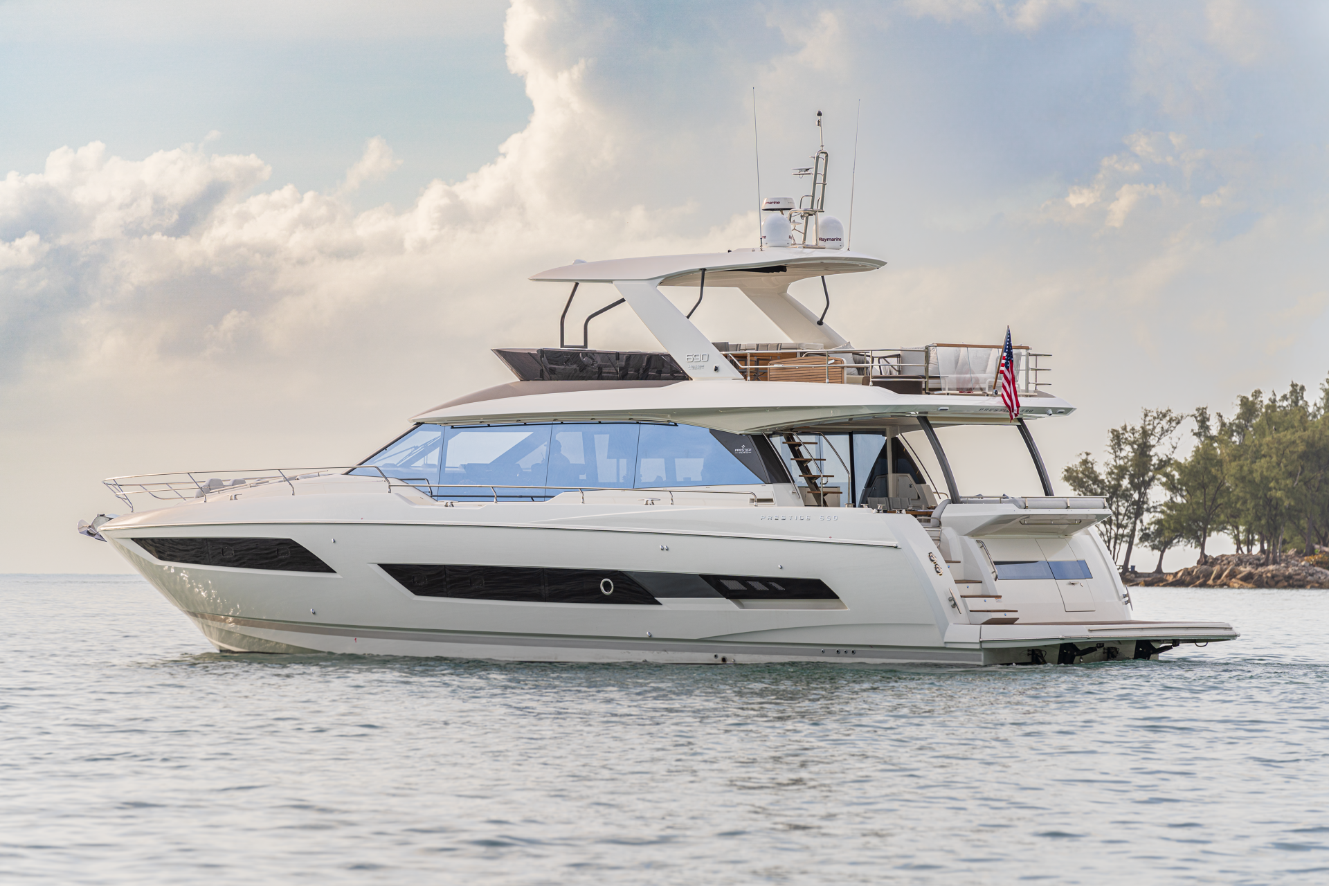 Exterieur Prestige Yacht F-Line 690 Marseille-8