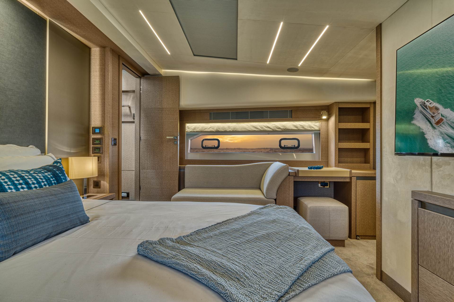 Interieur Prestige Yacht F-Line 690 Marseille-4_dec2023