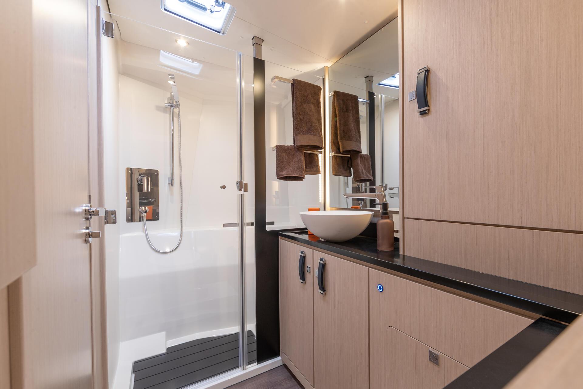 Interieur Voilier Jeanneau Yacht 55 Marseille-1