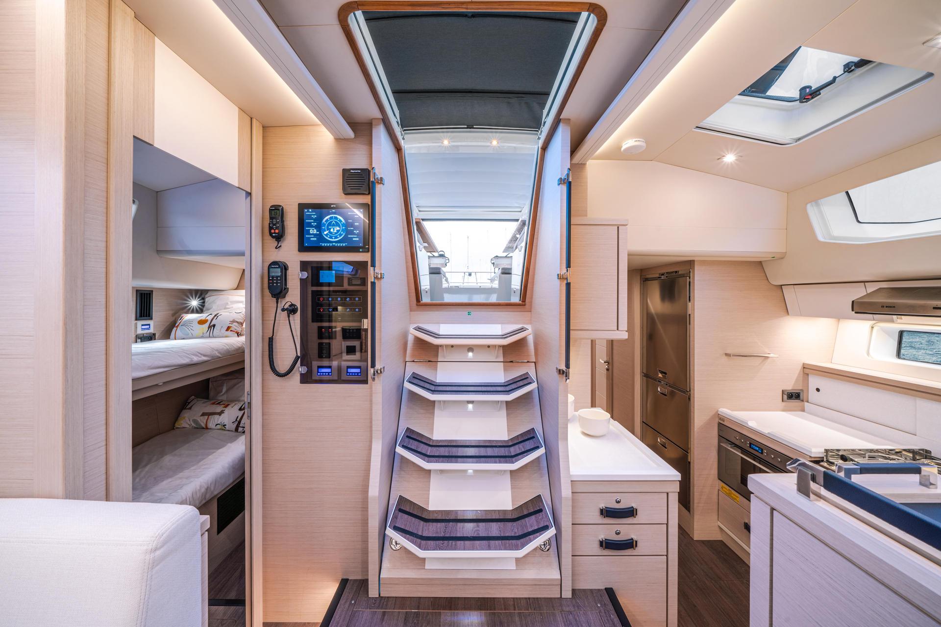 Interieur Voilier Jeanneau Yacht 65 Marseille-5