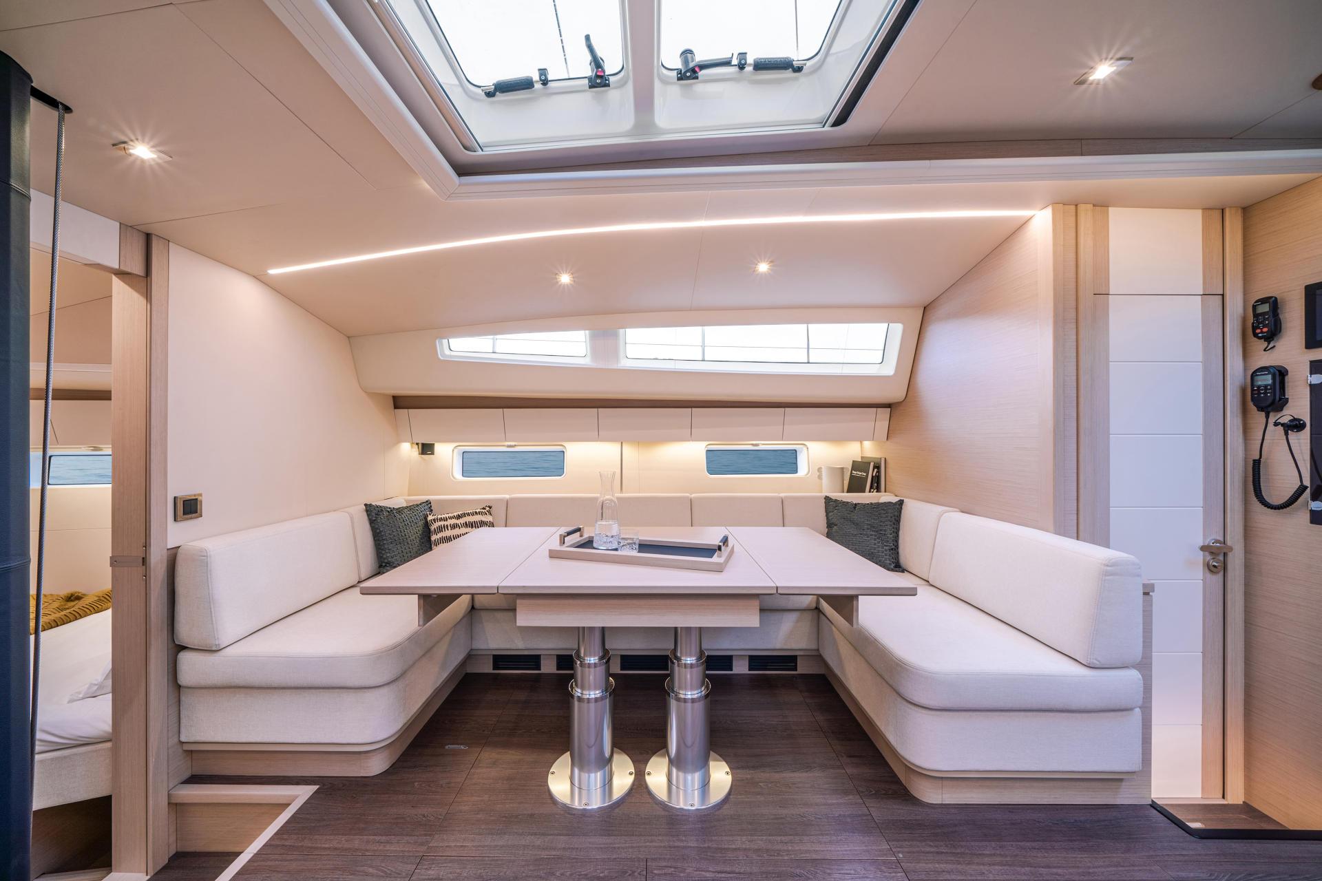 Interieur Voilier Jeanneau Yacht 65 Marseille-7
