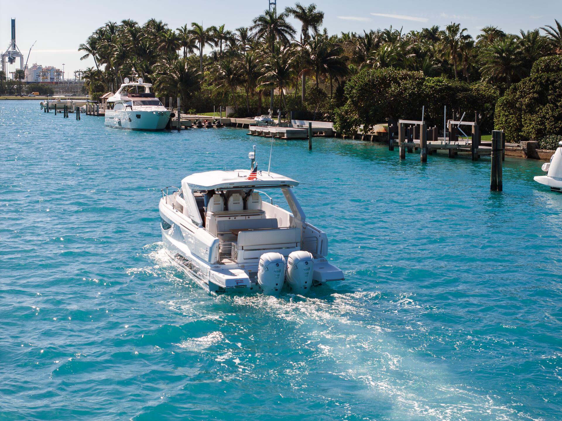 Jeanneau DB 37 OB out board - jeanneau Marseille Pointe Rouge 17