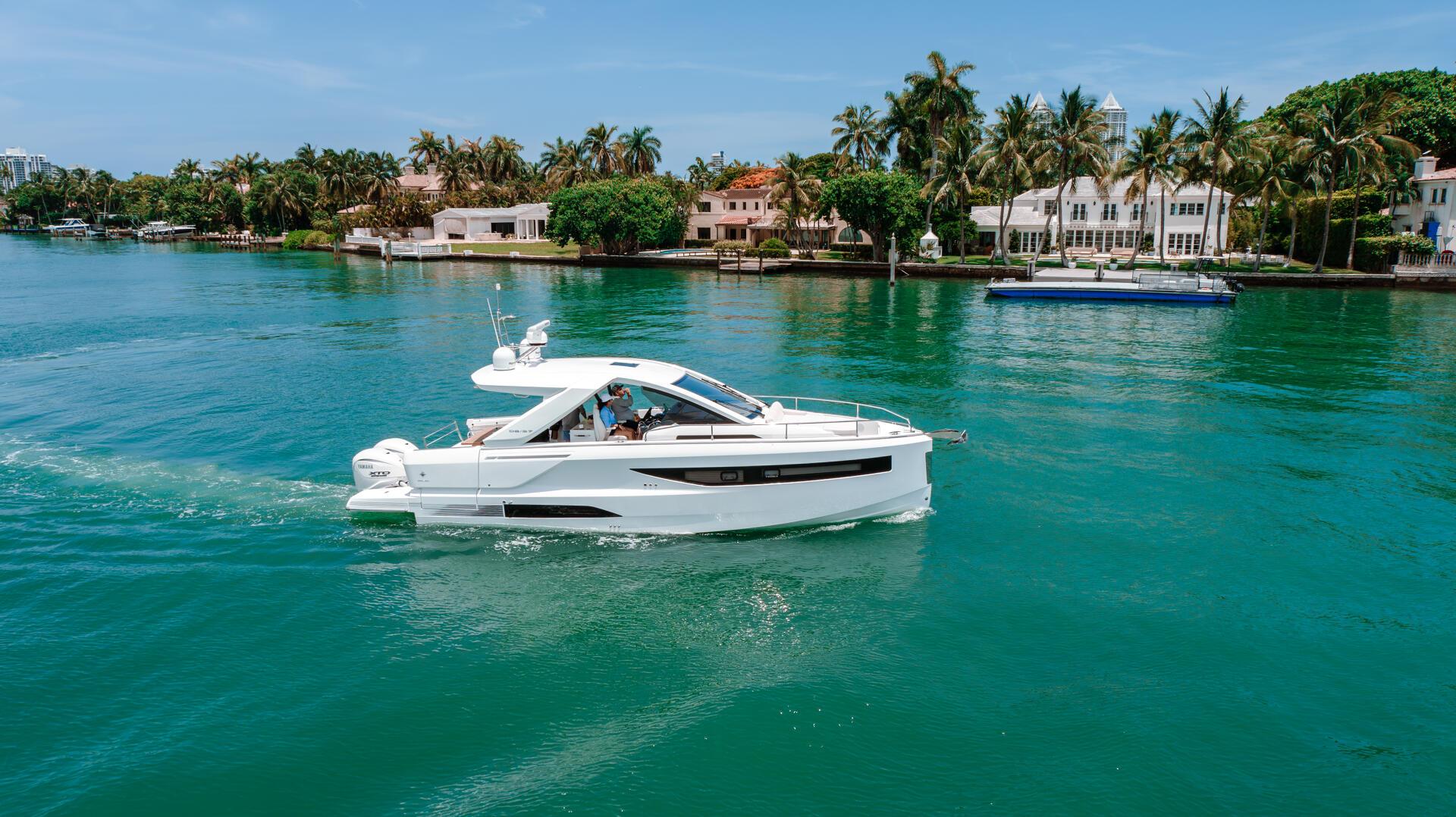 Jeanneau DB 37 OB out board - jeanneau Marseille Pointe Rouge 20