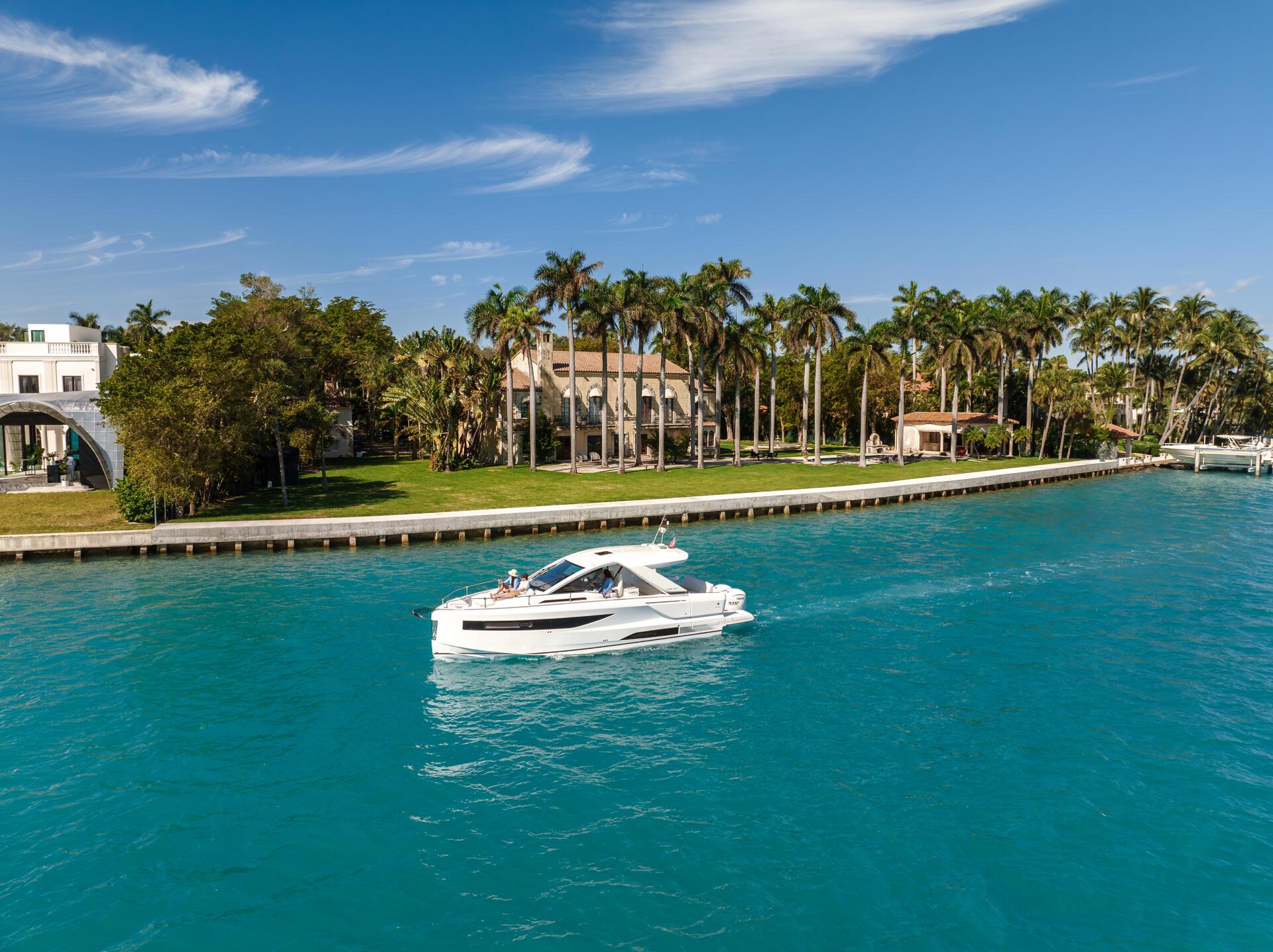 Jeanneau DB 37 OB out board - jeanneau Marseille Pointe Rouge 7