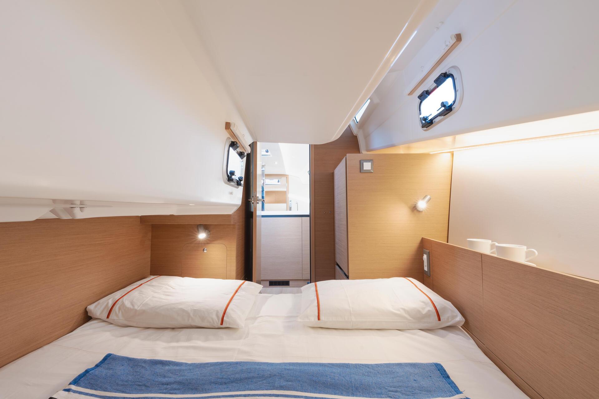 Jeanneau Sun Odyssey 350-Yacht-Mediterranee-00013 Jeanneau Sun Odyssey 350 - Yacht-Mediterranee