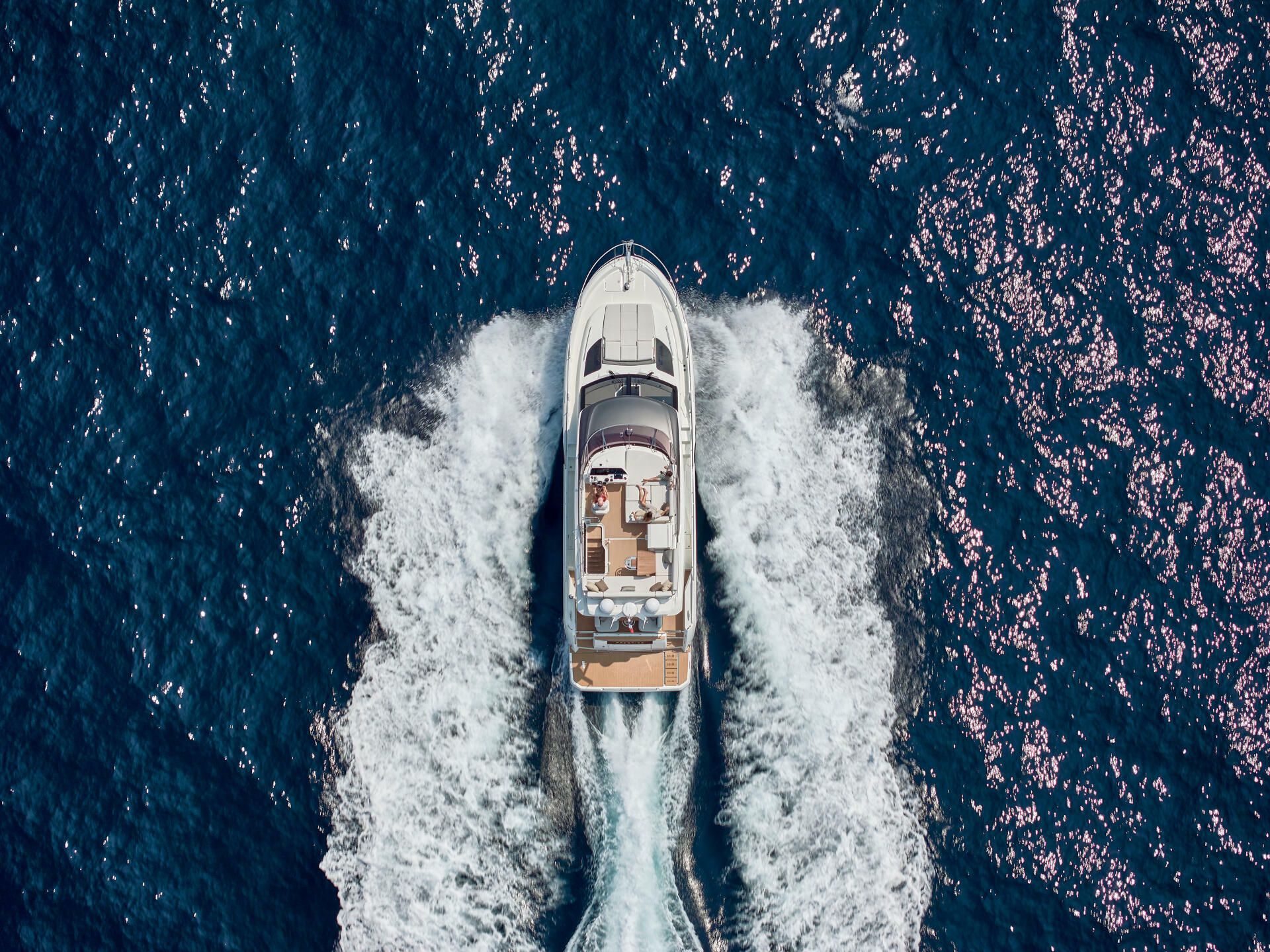 Jeanneau-Yacht-Prestige-F4.9-marseille-yacht-mediterranee00025 a boat on the water yacht Prestige F4.9 Marseille