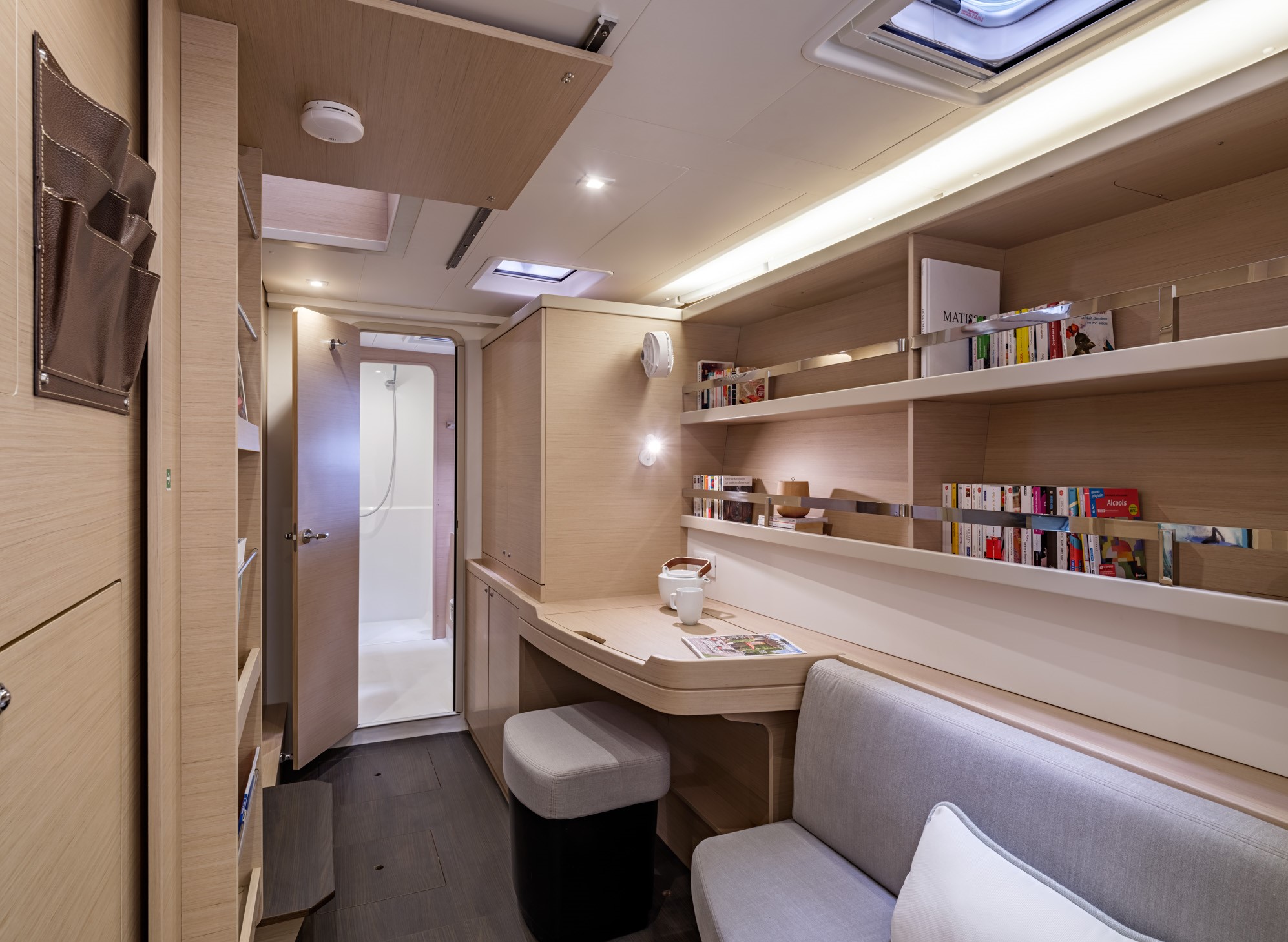 Catamaran-lagoon-Yacht-Méditerranee-Marseille-00002