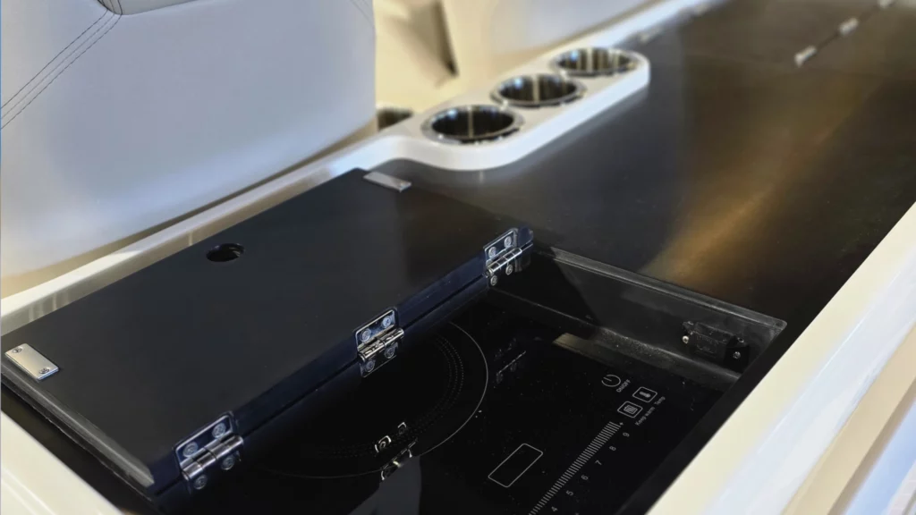 2-Zar-Imagine-115-jeanneau-Marseille-Yacht-Méditerranee