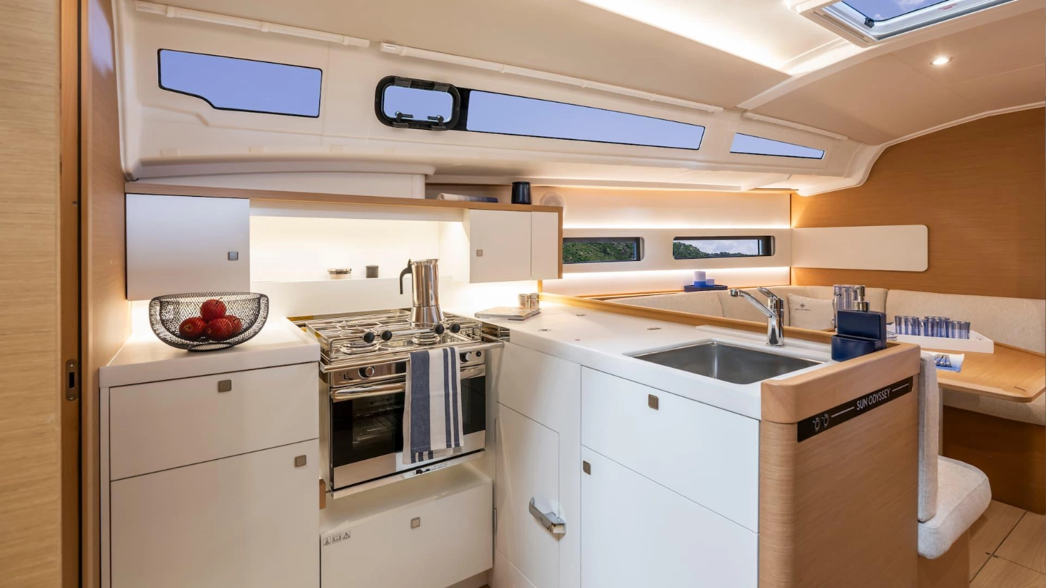 21-sun-odyssey-415-jeanneau-marseille