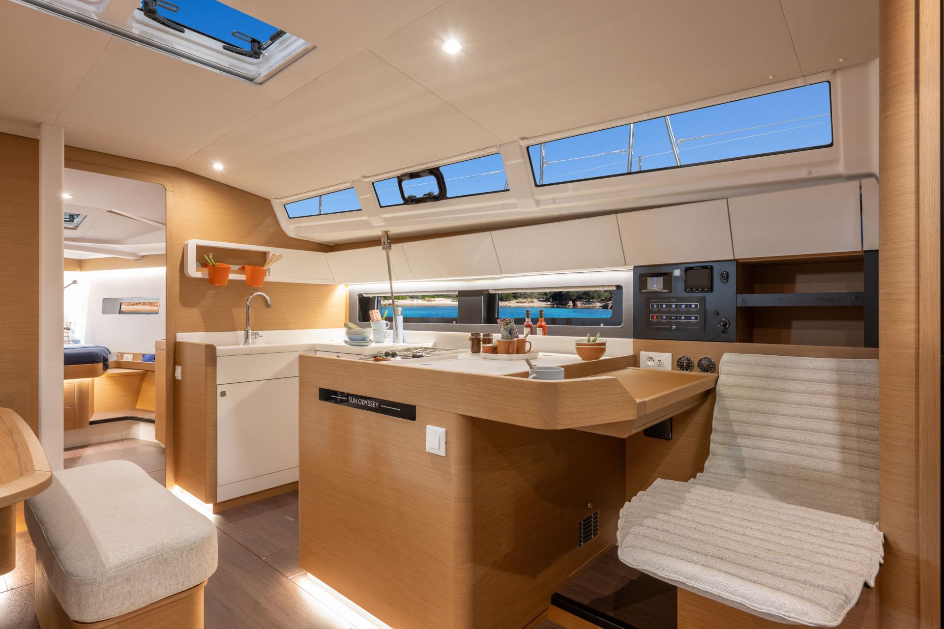 00009Jeanneau-Sun-Odyssey-455-Yacht-Mediterranee